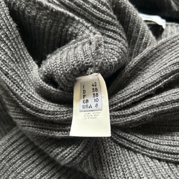 MOSCHINO WOOL RIBBED BODY DRESS WITH LACE PUFFS SLEEVS AND LACE DRESS HEM - Picture 9 of 14